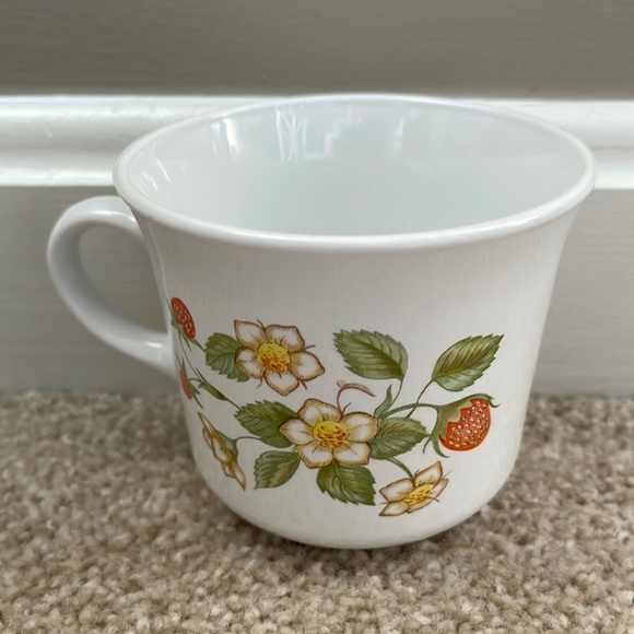 EUC Vintage CORNING STONEWARE Strawberry Sundae Flowers Graphic Coffee Tea Mug - Picture 2 of 5